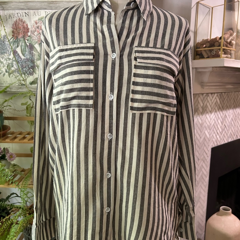 Button down striped shirt long sleeve